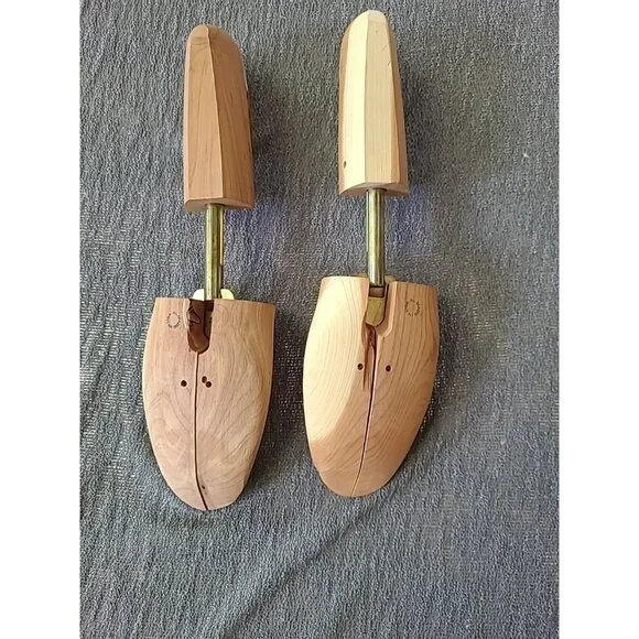 Woodlore Mens Shoe Tree Cedar Wood Forms Stretchers Shaper  Keepers 13” - Picture 4 of 4